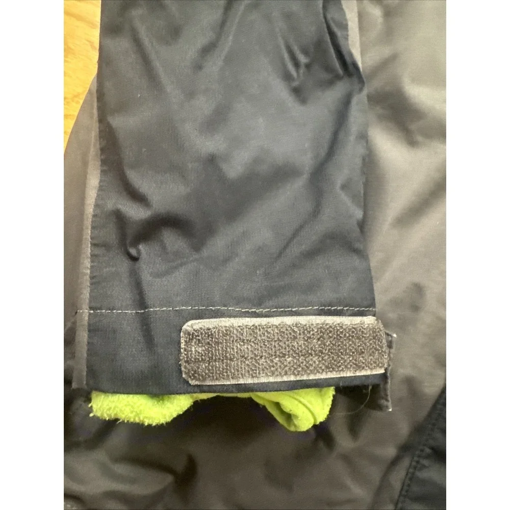 The North Face Boy's  Jacket Waterproof HyVent Sz Large